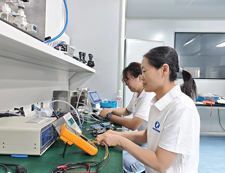 Penjaga Lintas Pegunungan dan Lautan | Sistem Pemantauan Kualitas Udara Zetron MS800A Beroperasi dengan Andal di Proyek Arab Saudi