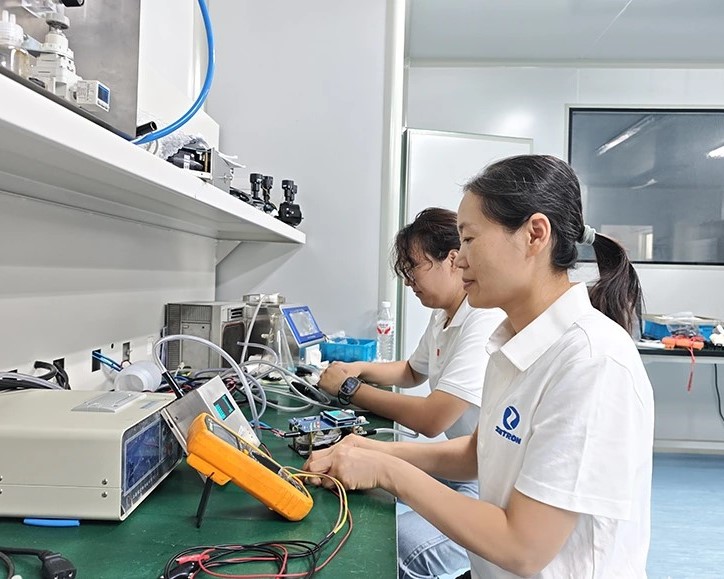 Penjaga Lintas Pegunungan dan Lautan | Sistem Pemantauan Kualitas Udara Zetron MS800A Beroperasi dengan Andal di Proyek Arab Saudi